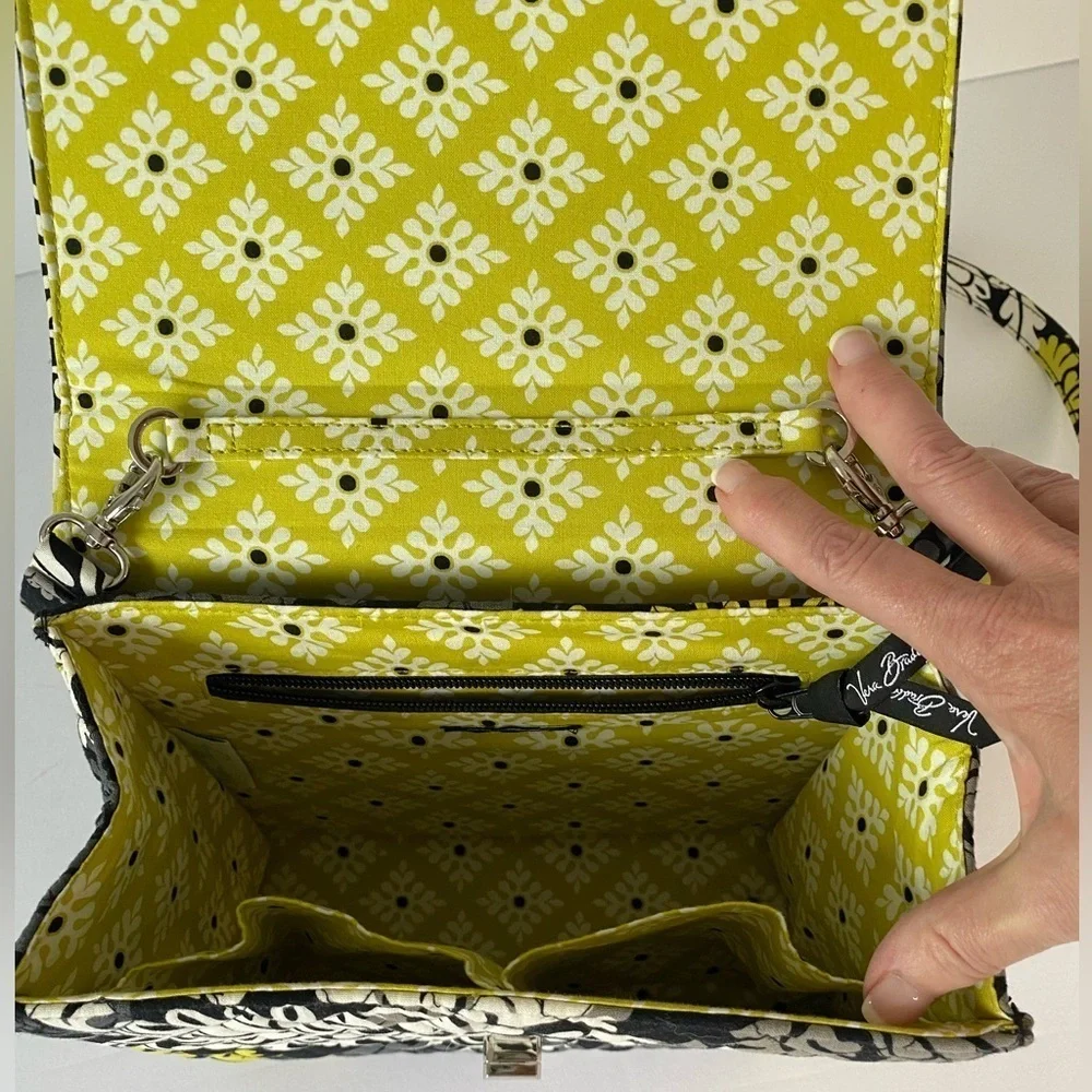 VERA BRADLEY Baroque HANDBAG Purse Black Acid Yellow White Satchel‎ Crossbody